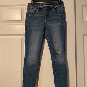 Old Navy Rockstar jeans. EUC 6
